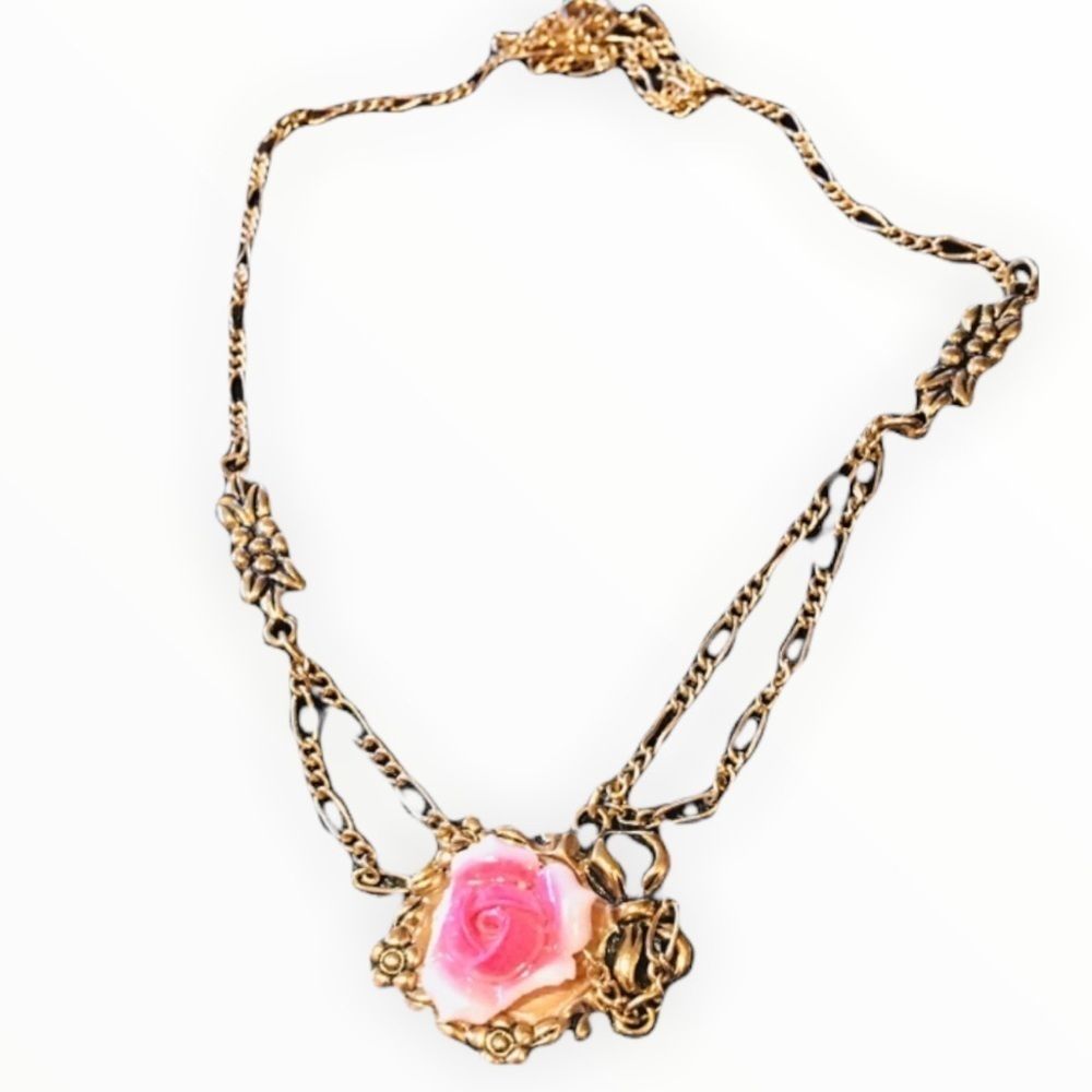 1992 Avon Rose Garden necklace